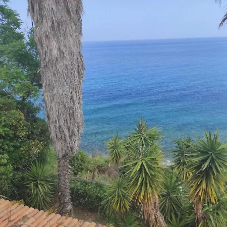 Atmospheric In Sant Irene Torre Vecchia With Garden Apartment San Costantino
